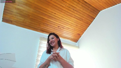 Abril_fostter Live Image
