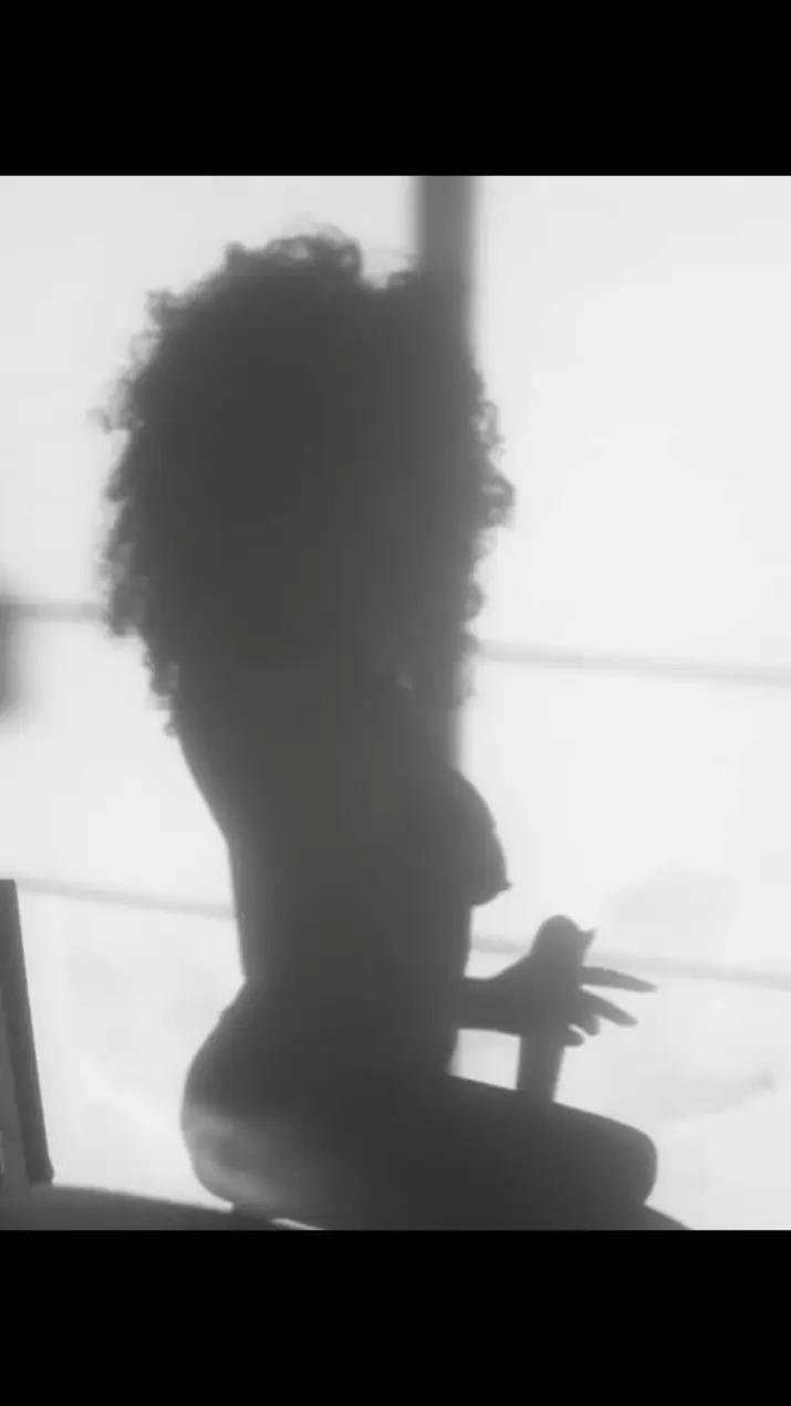 HornyLady22 Live Image