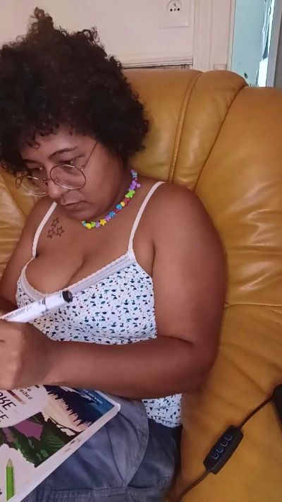 Queen_Alicia Live Image