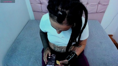 Agness_18 live from Colombia