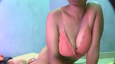 Aliciah02 live from Madagascar