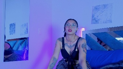 Antonelaconely live from Colombia