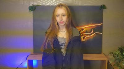 CarisaMallone live from France