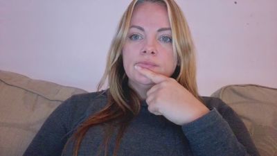 Chloe_Black8 live from United Kingdom