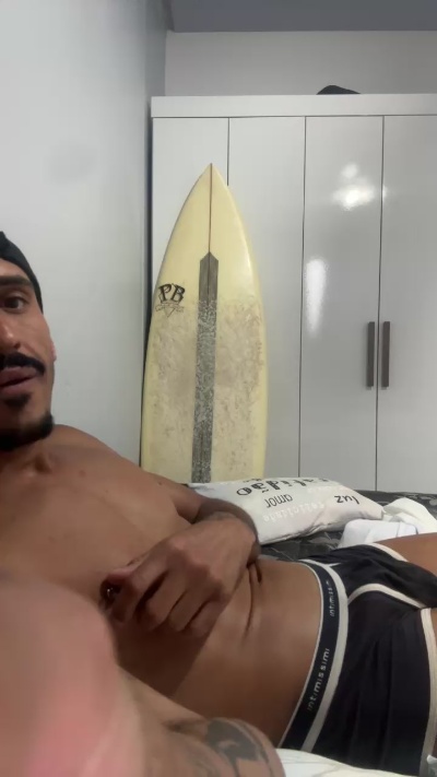 Eddy_surfista live from Brazil