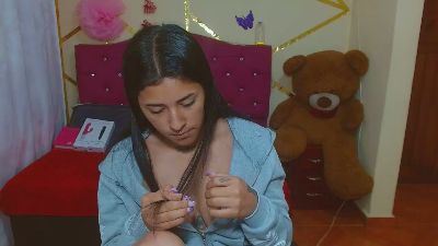 EmmaJonzLx live from Colombia