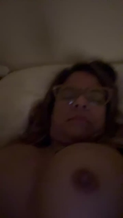 HotBabeKissMe live from United States