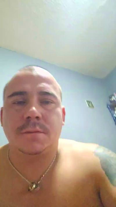 Ismael993 live from Spain