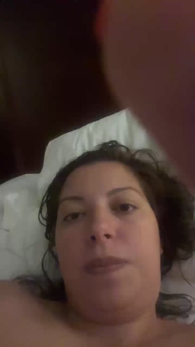 Jessicag989 live from United States
