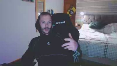 Keeno67 live from United Kingdom