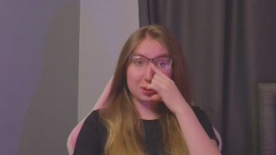 LeighannViereck live from France