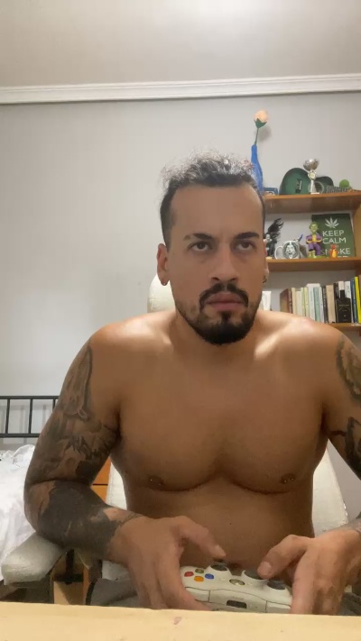 Leonidas207 live from Spain