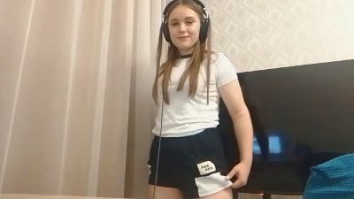 LeslieSignaigo live from France