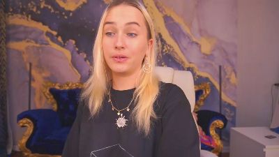 LiliElfie live from Ukraine