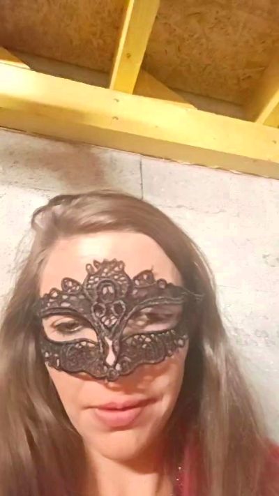Loulou_27 live from France