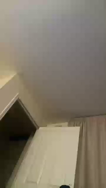 Poppy992 live from United Kingdom