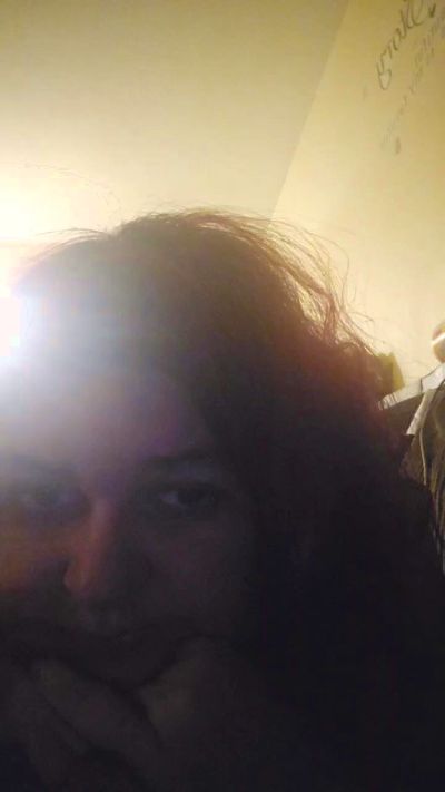 Resinlady89 live from Canada