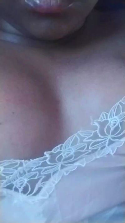 Sexyebonygirl8 live from France