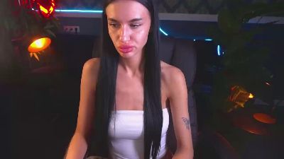 Snow_WhiteeeX live from Ukraine