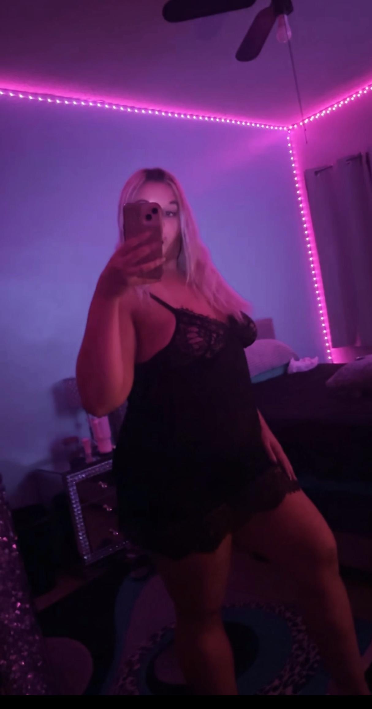 Storm_xo live from United States