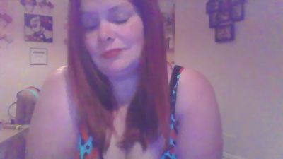 Sweet_82 live from United Kingdom