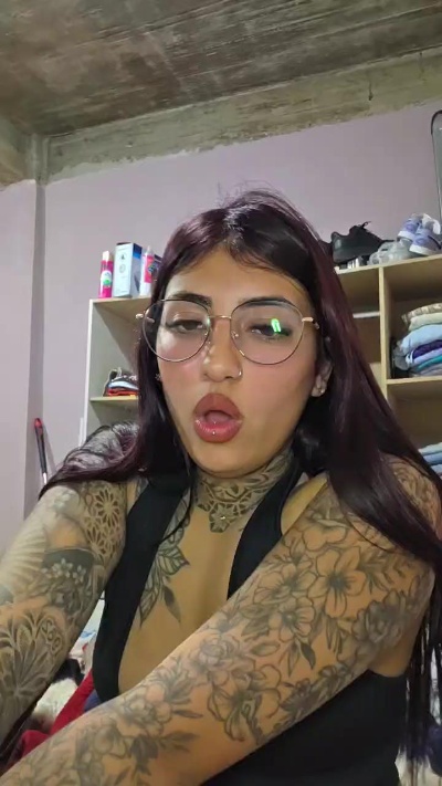 Yazzmin0 live from Argentina