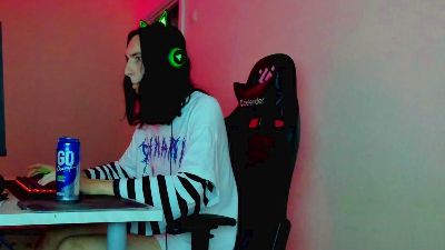 Young_nymph live from United States