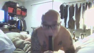 Yourkneeler1 live from United States