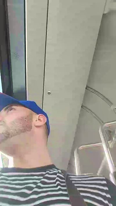 adrii091 live from Spain