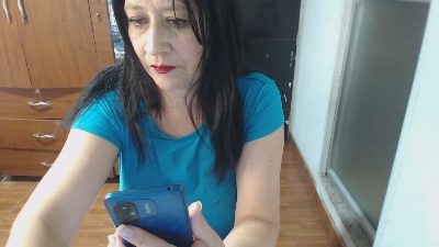 carolina_lin live from Colombia