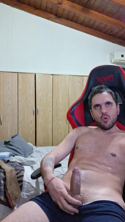 gonza420arg live from Argentina