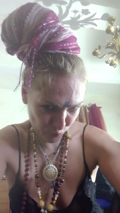 manuella19 live from France