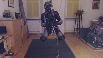 slave0575 live from Germany