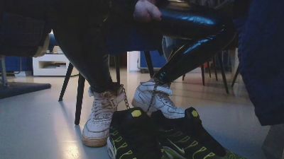 sneakpig live from Netherlands